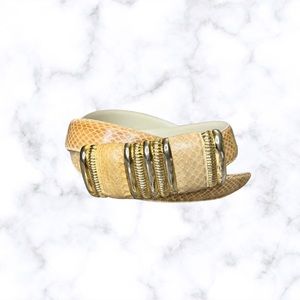 VINTAGE Amanda Smith Cream snakeskin belt  w/gold metal buckle